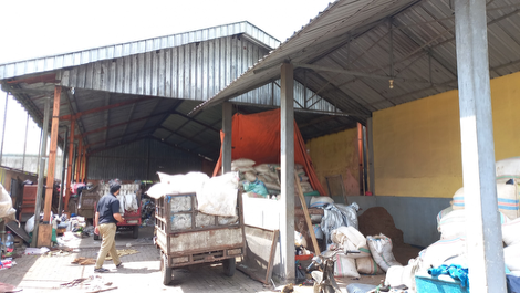 Di antara Tebu dan Sampah di Bululawang Di antara Tebu dan Sampah di Bululawang