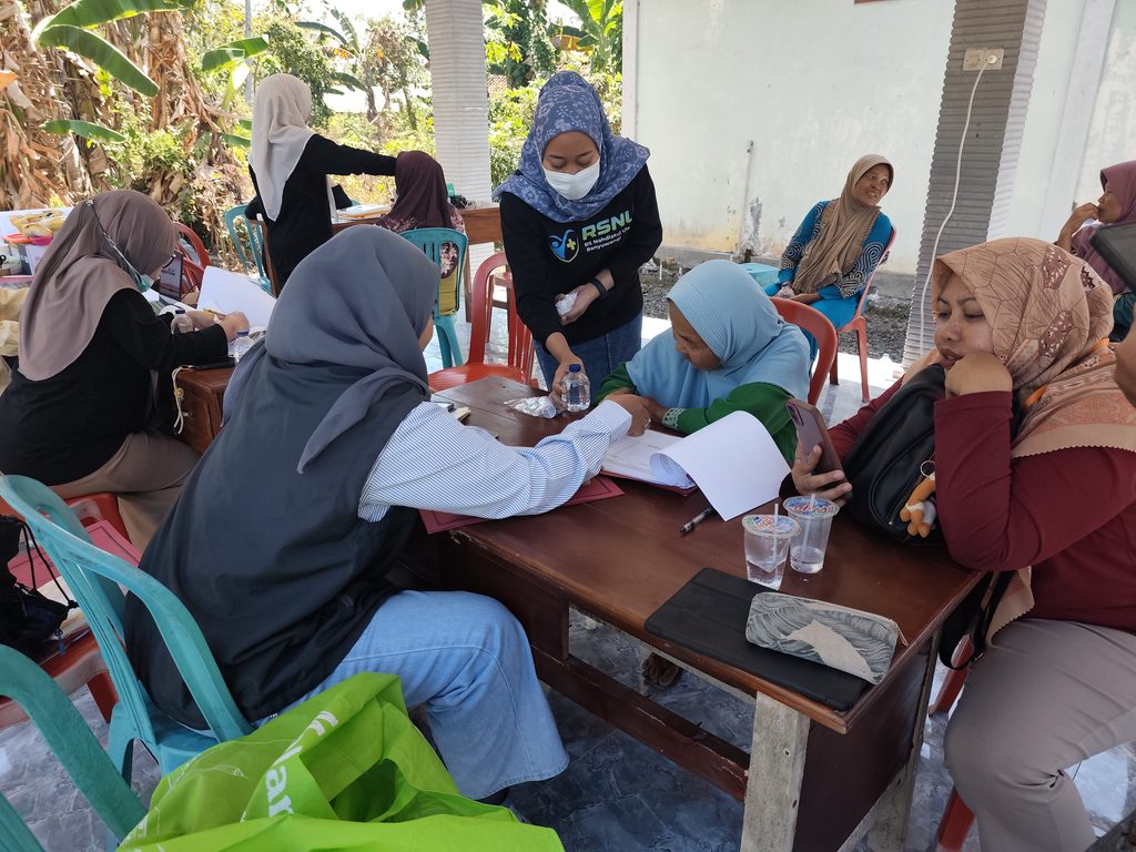 Menakar Kekuatan Napas Warga Kaliploso Menakar Kekuatan Napas Warga Kaliploso